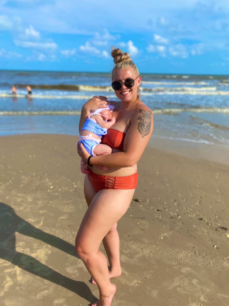 sheaabird's tweet photo. Crystal beach with my baybayyyy https://t.co/9fG5tMtm4d