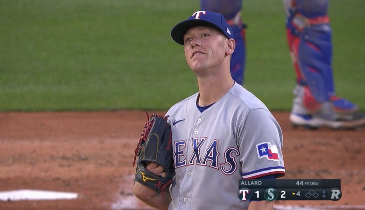 BaseballDudeMan's tweet image. I wish my wife admired me as much as Allard admires a Kyle Seager long ball. #seausrise