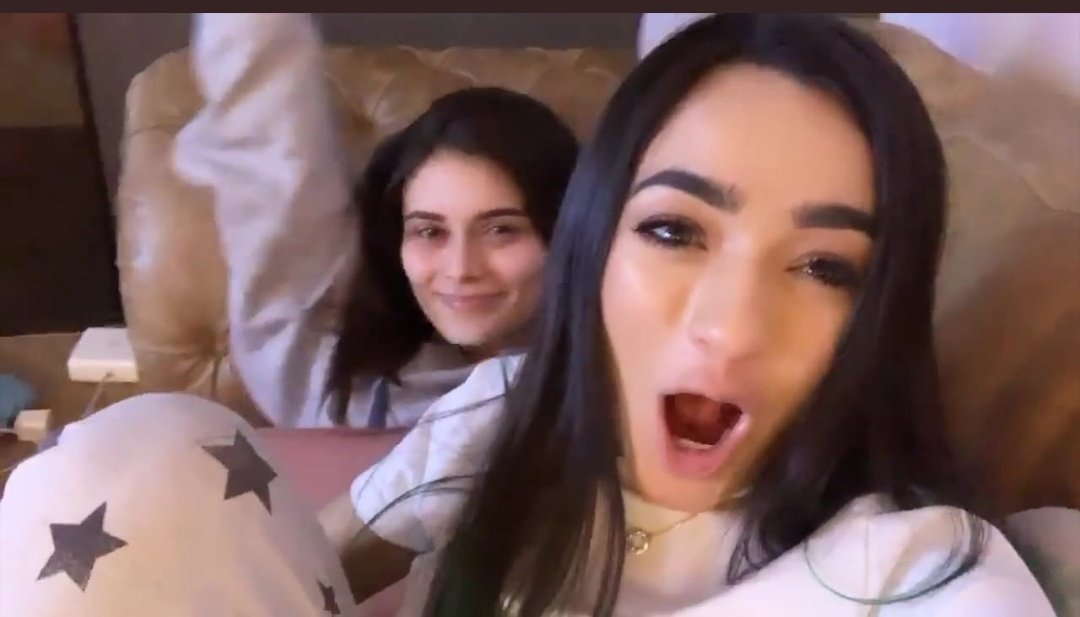 tatycacher's tweet image. don't break the chain &amp;lt;3
- wallpaper
- Last song
- 7th pic
- 7 moots... 

(En la canción tenía wonderwall pero no se qué pasó lol) 
@Ivisauruss @tatiscardenasA @Valterodez @Alejatogether @vane_hdez04 @araxcache @valesauruss