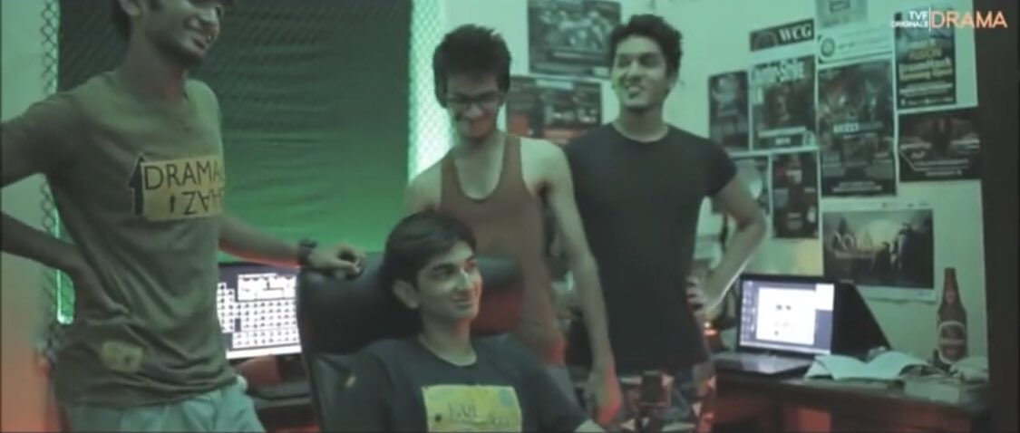 sillyy_corner's tweet photo. that one guy in 90's kids group jiske pas desktop hoti thi https://t.co/5ycb92R0qK