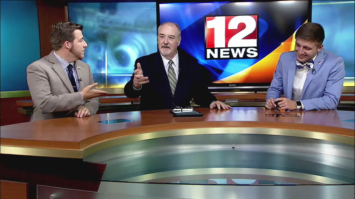 GaudetWeather's tweet photo. Things got a little weird tonight... 

cc: @RDeckerWboy @DonGrayeWBOY https://t.co/emah6SUip1