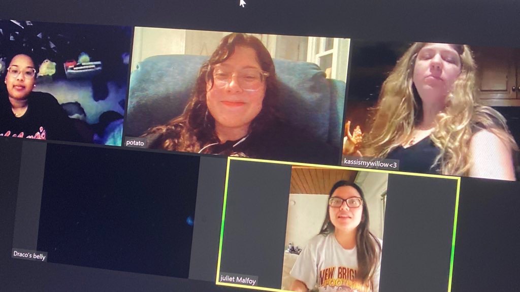 crookshankscrew's tweet photo. missing the powerpoint zoom nights with @rosenymph3 @M00dymalfoy @queenkastle_ 

and not pictured but usually there @lostpoetx @60coyote @sourlimeaid @16centurychaise @somesiriusnews https://t.co/nUaHDxeXj5