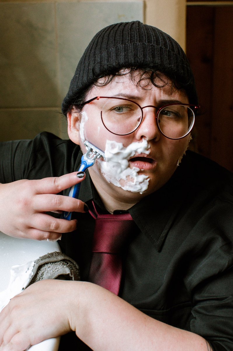 “..if it be, give it me, for I am slow of study.”

Are you GETTING READY for #AMidsummerNightsDream?

Della Mars @Della_Mars_ is SNUG. Coming to Hope Mill Theatre October 6-16 🪒 🎭 🤟📷🎫

Photography by @EmLedphoto 
Tickets: hopemilltheatre.co.uk/events/a-midsu…

#shakespeare #theatre