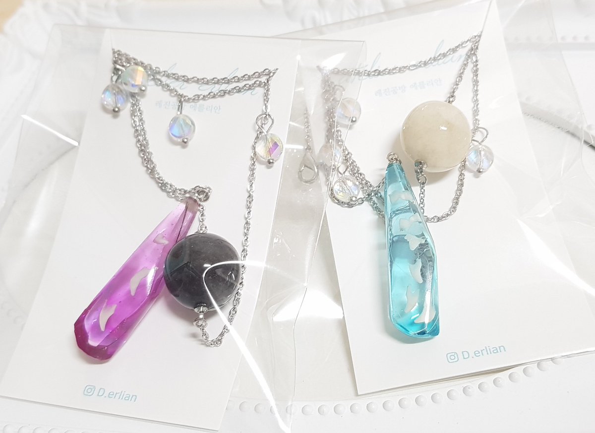 썬캐쳐 주문제작했어요~

밑에는 수염과 유치
중간엔 털공