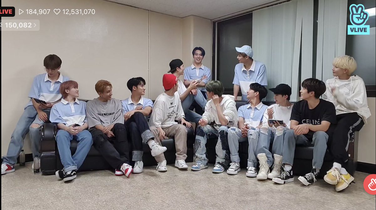 💙2021 SEVENTEEN 5TH CARATLAND💙

📌quality: 1080p
📌there is sound problem in BitterSweet Talk part because of the multiview🥺
🏷(-) opening vcr, ready to love perform, opening ment🥺

🔗 Link gdrive:
drive.google.com/file/d/1R6eGQZ…