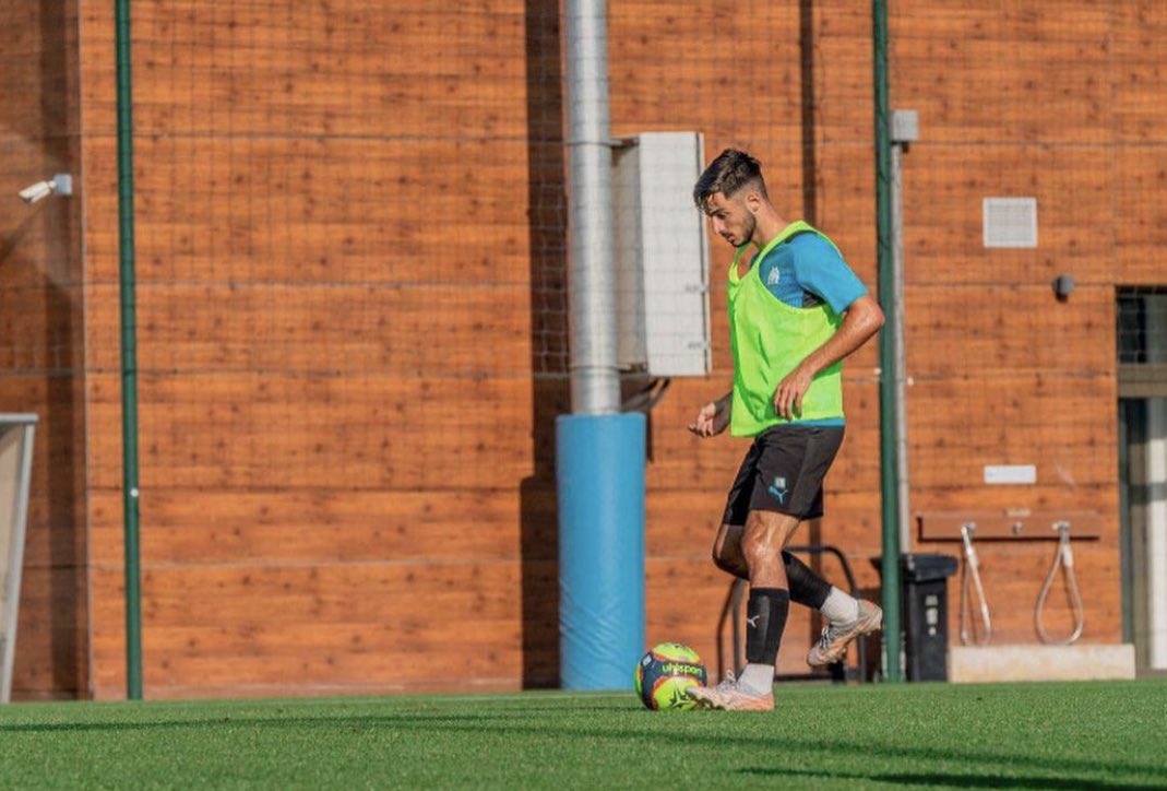peupleolympien's tweet photo. ⚽️ Hier, le jeune Olympien Romain Da Silva 🇫🇷 (2004) s’est entraîné avec le groupe professionnel.

@treize013 | #TeamOM #CDFOM https://t.co/EzoO6jDJfu