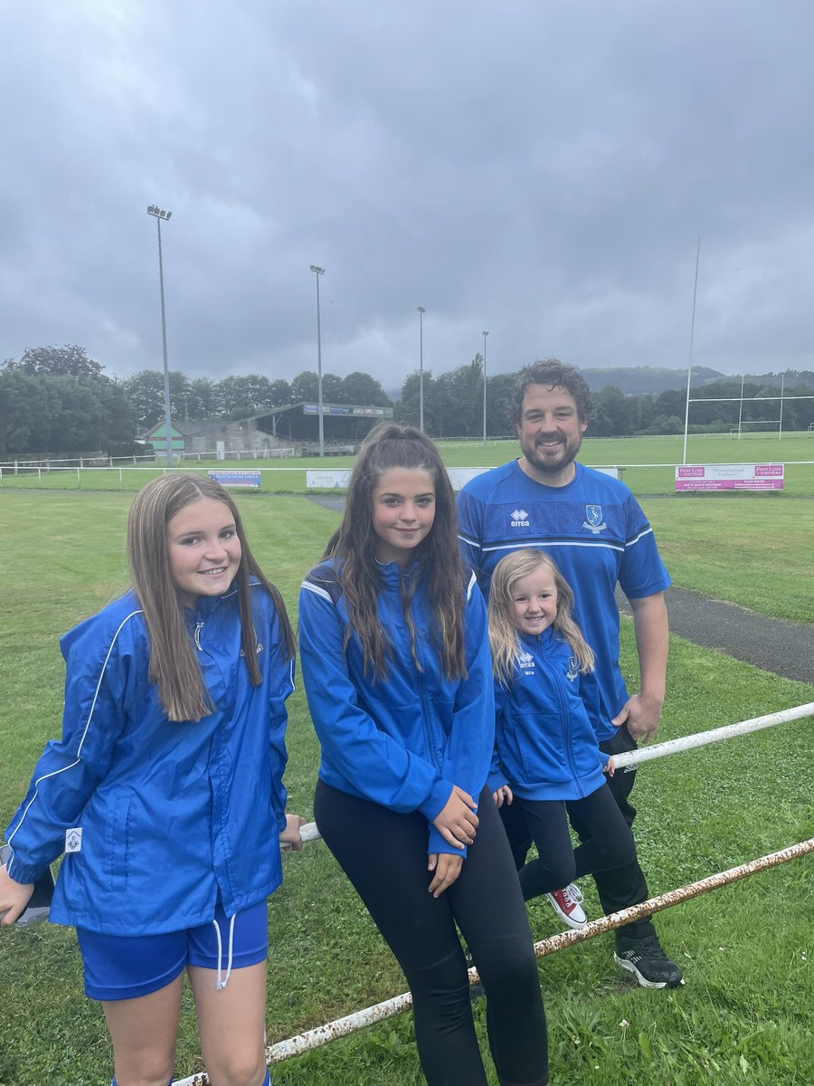 Fighting for the next generation… the girls from the Davies family could lose the opportunity to play football on these fields as the community’s 100 yr lease on this land is nearly up. They need to raise 100k. This is about the future of Welsh sport! 🏴󠁧󠁢󠁷󠁬󠁳󠁿⚽️