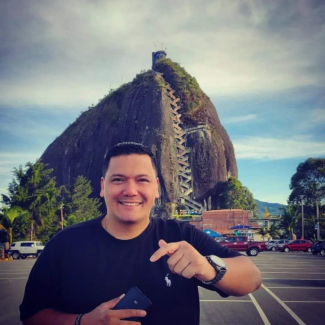 LuisVEmprende's tweet photo. #NuevaFotoDePerfil https://t.co/eHBGfgIyfx