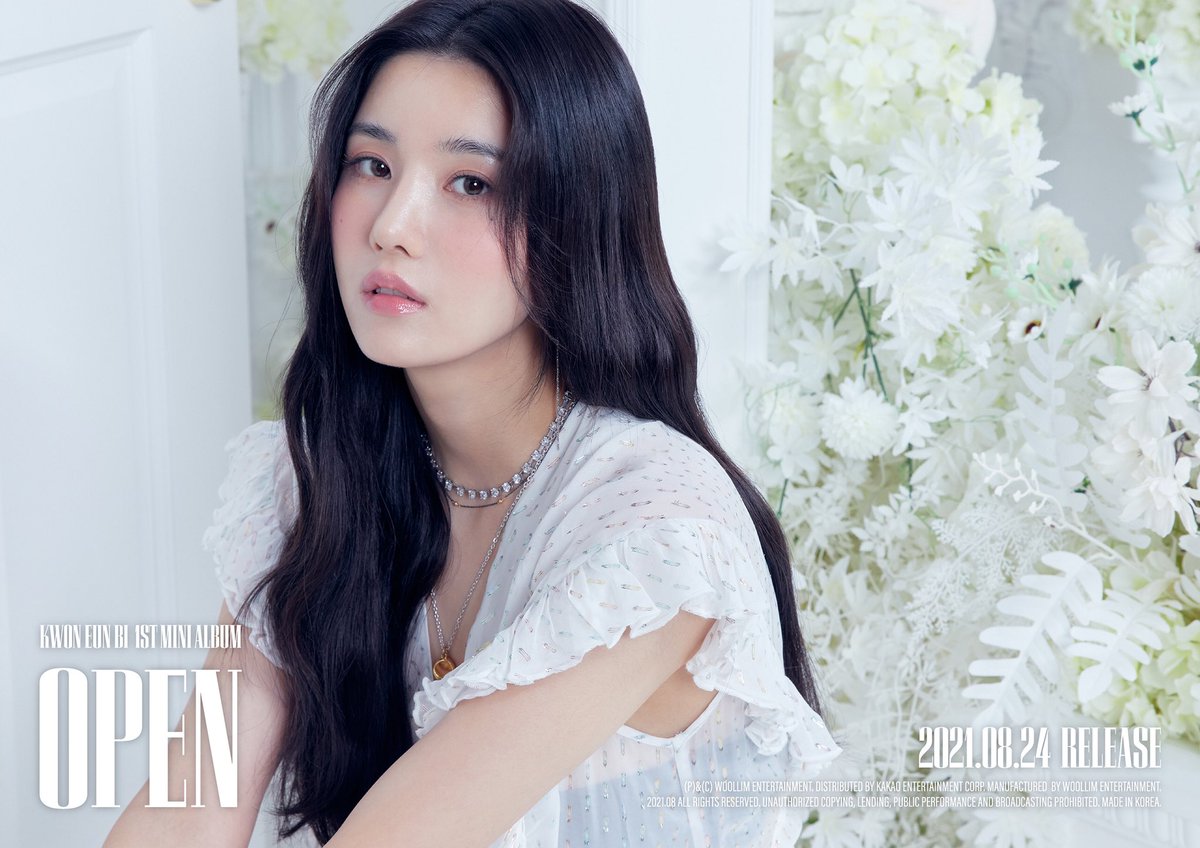 woollim_ent's tweet photo. 권은비(KWON EUN BI)
1st Mini Album｜Concept Photo #1

2021.08.24 6PM RELEASE

#권은비 #KwonEunBi
#OPEN 
#Concept_photo
#debut #20210824_6PM https://t.co/LmXtb2JQM9