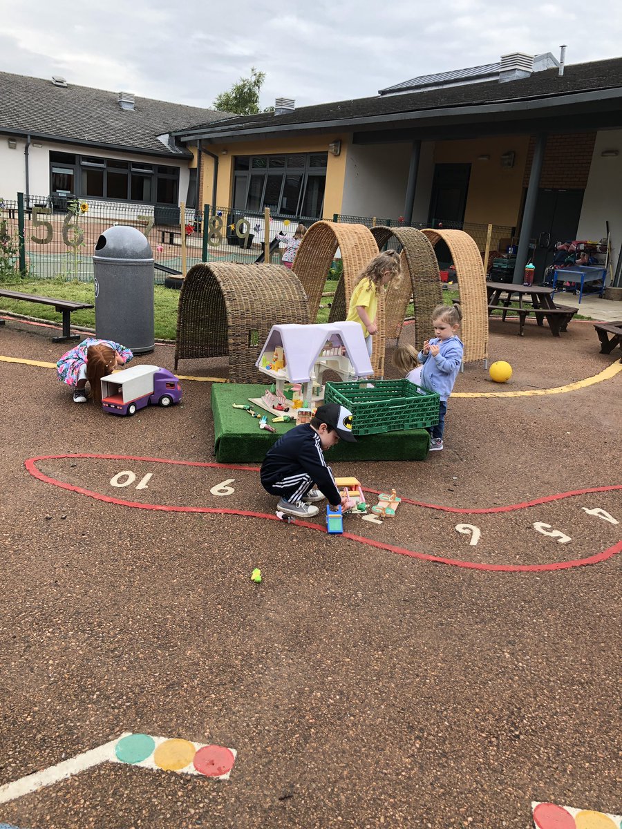WoodlandsPrim1's tweet photo. We are having a great first day at nursery. #term1 #earlyears #exploringourenvironment https://t.co/flzZT21YHF