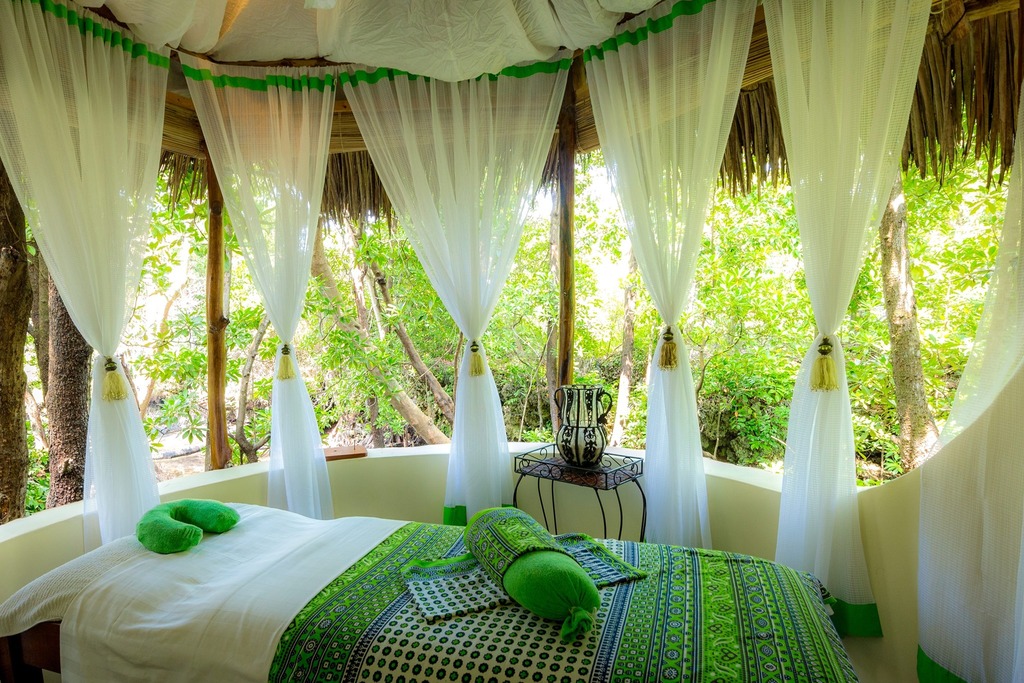 TheSandsKenya's tweet photo. Get all your stress wiped away with a spa in Maisha Poa Spa and Wellness Center at The Sands at Chale Island. πββοΈ
#sandsatchaleisland #chaleisland #spa #massage #kenyaspa #relaxtherapy #islandresort #relaxationgoals #WellnessWednesday #spatherapist #spatherapy #spatime - The S⦠https://t.co/F12Td6Ij4l