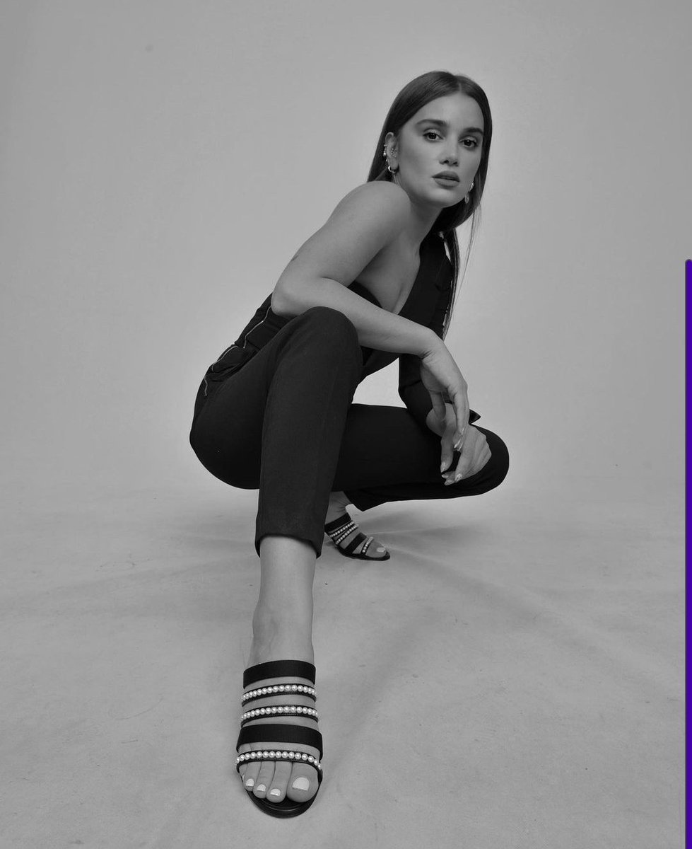 اسم این ژست چیه؟😅