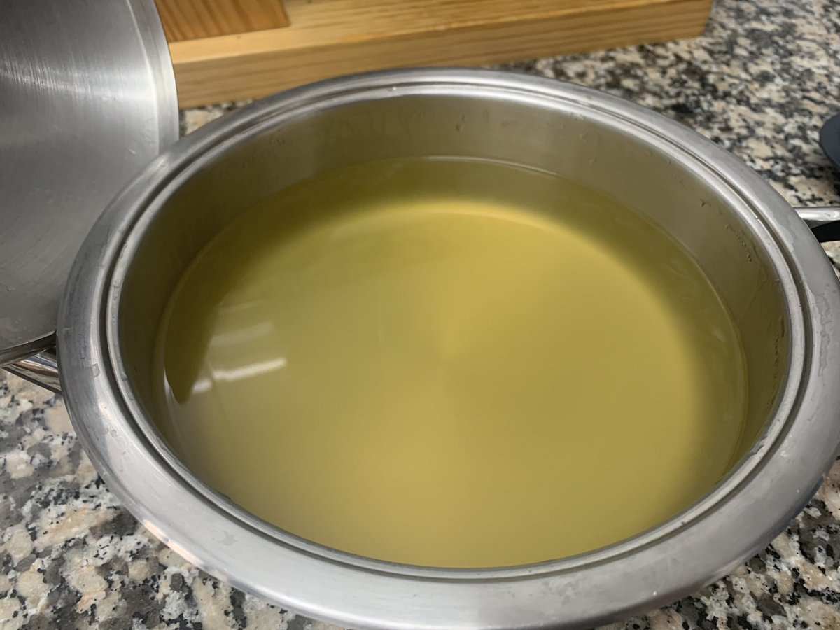 Caldo dashi para base de sopa miso. El sabor es brutal  <a href="/SuperPilopi/">Superpilopi</a>. Umami en todo su esplendor. Aquí la receta 👉 youtu.be/Tfumtl76GMM