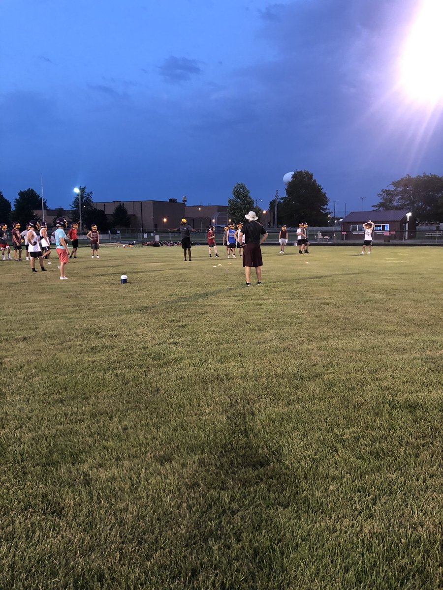 ClintonMaroons's tweet photo. Practices under the lights to beat the heat!! Great job Maroons!!! https://t.co/M6TTlISfvj