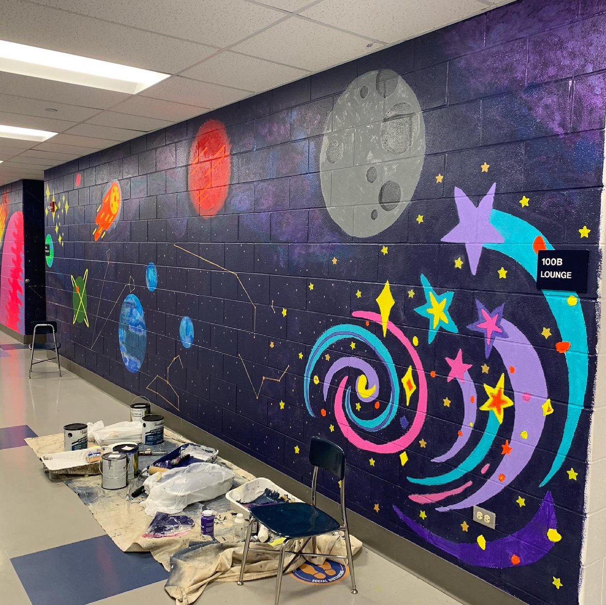 wilmot_ms's tweet photo. So proud to share the mural I helped paint this summer at @D59JohnJay. Outer space theme seemed only fitting for our John Jay Stars! ⭐️ #D59learns #D59cares #johnjaystars https://t.co/XQw2oID5sX