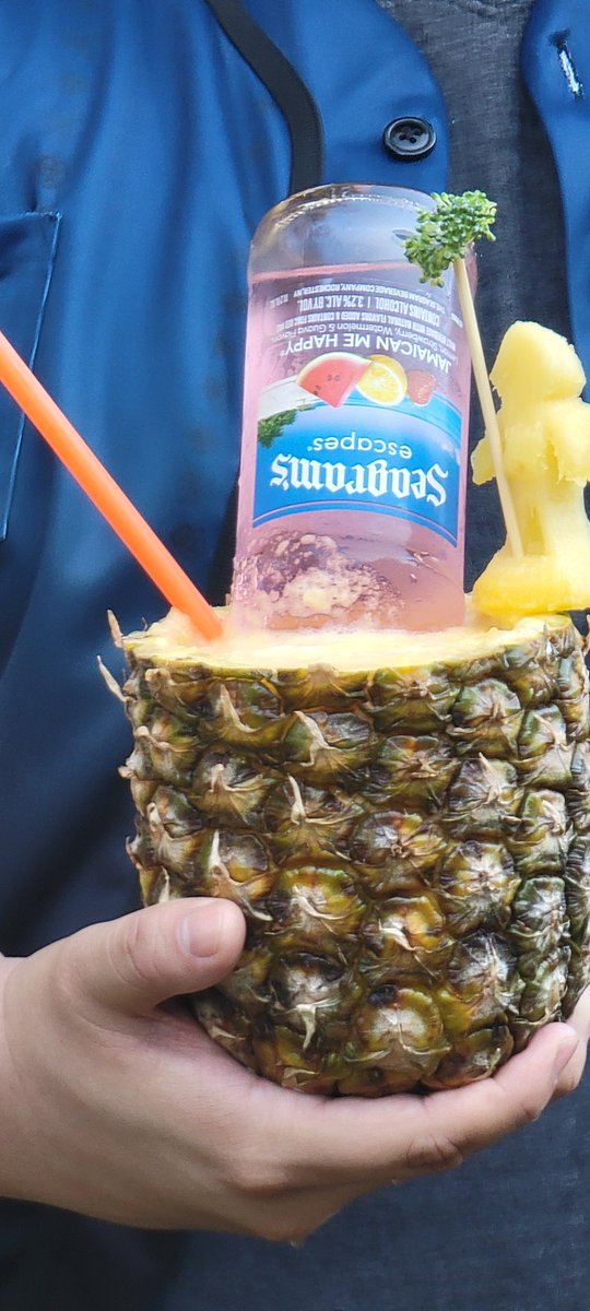 Dr_Fleximus_MD's tweet photo. Tried to beat the heat with some Island๐๏ธ vibes this past weekend! #DWSChronicles3 Super stoked for Chronicles 3, gonna be my first time at the Gorge and I can think of NO better event than this :D https://t.co/gayh491Hb3