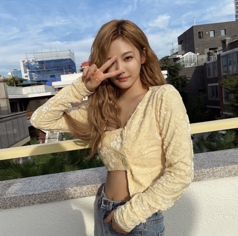 ningning pics #SAVAGE on Twitter: "ningning changed her bbl profile!… "