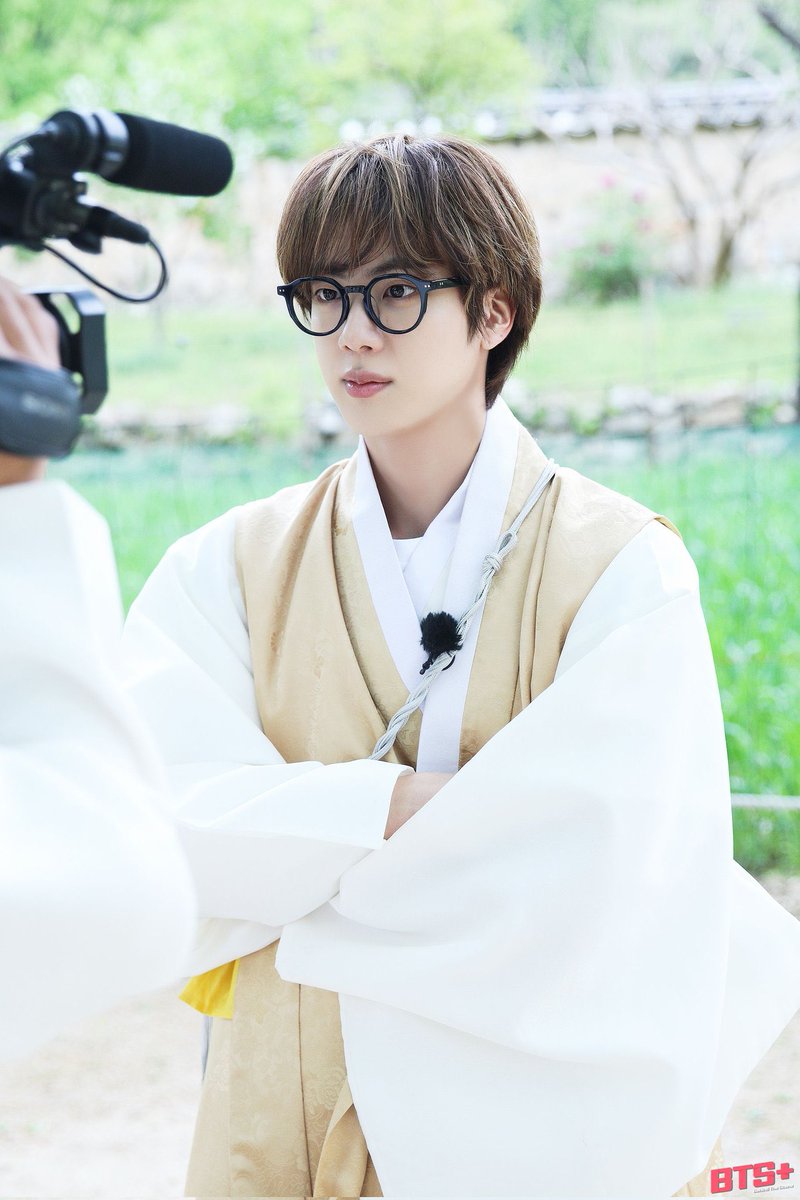 jinnieslamp's tweet photo. [#JinUpdate] RUN BTS! 2021 - Ep.146 Behind The Scene 

#방탄소년단진 #진 #JIN #BTSJIN @BTS_twt https://t.co/Yx33Zerc1n