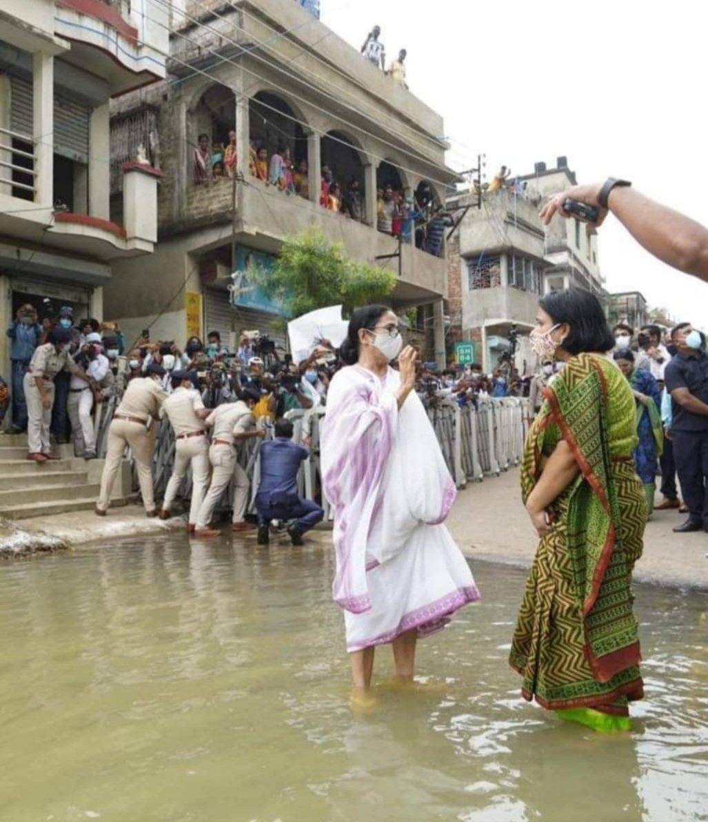 AskAnshul's tweet photo. Why is media not publishing the other two photos? https://t.co/eUmb6VWOZO