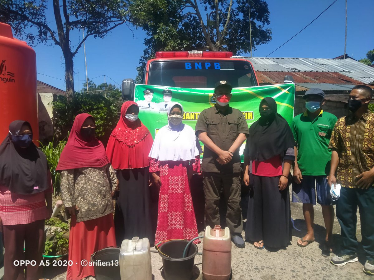 BpbdPemalang's tweet photo. 11-08-2021 Kegiatan penyerahan bantuan air bersih secara simbolis oleh Bapak Bupati Pemalang , di Desa Siremeng Kecamatan Pulosari https://t.co/3QHgQHgE44