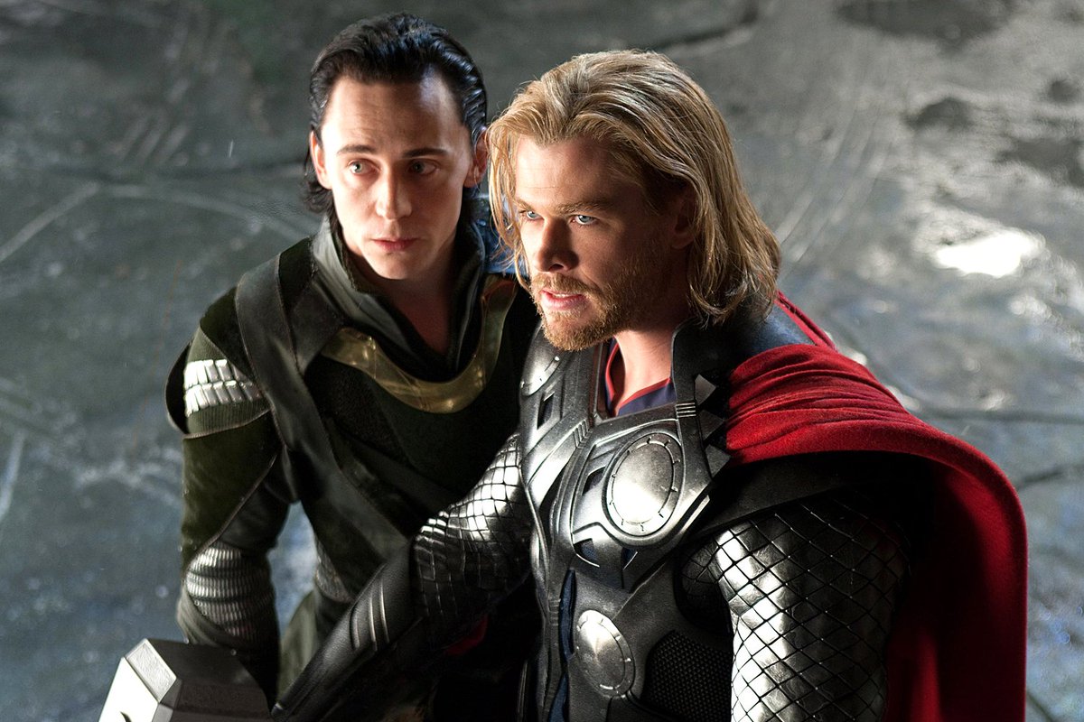HiddlestonFR's tweet photo. Joyeux anniversaire à @chrishemsworth 🎉 https://t.co/32zQ0V5wRZ