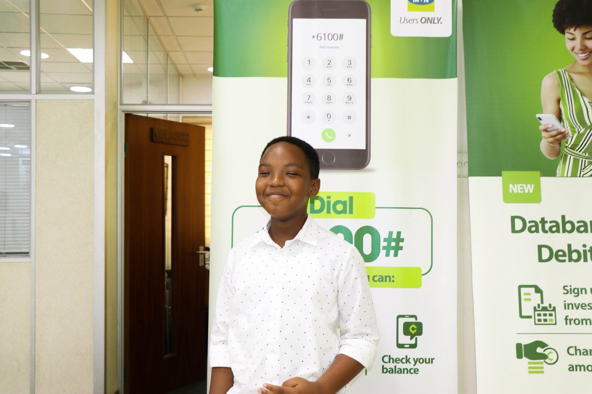 Databankgroupgh's tweet photo. Oswald passed by our Head Office to open his Edifund ITF account with GHC 1000 deposit as promised. His educational dreams have started on a good note. Guess what? He directed the photoshoot himself😅 
#DatabankGroup #Edifund
https://t.co/lBwXVtYwsS https://t.co/OSMdXT0CEo