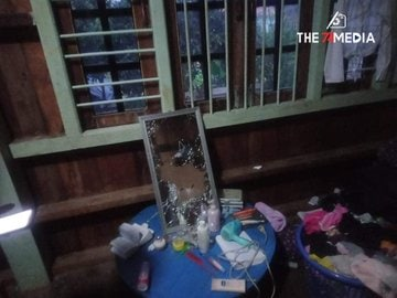 spring21MM's tweet photo. (1/2)
Tw\\ Wounds, Gunshots, Blood

At least FOUR people including two children were INJURED &amp; a 75-year-old man DIED of a Heart Attack and Many Houses were also DAMAGED due to Military terrorist troops continuously Shooting in #Minenaung Village, #Inndawgyi Area, ...

#Aug11Coup https://t.co/Cpj8dwom0v