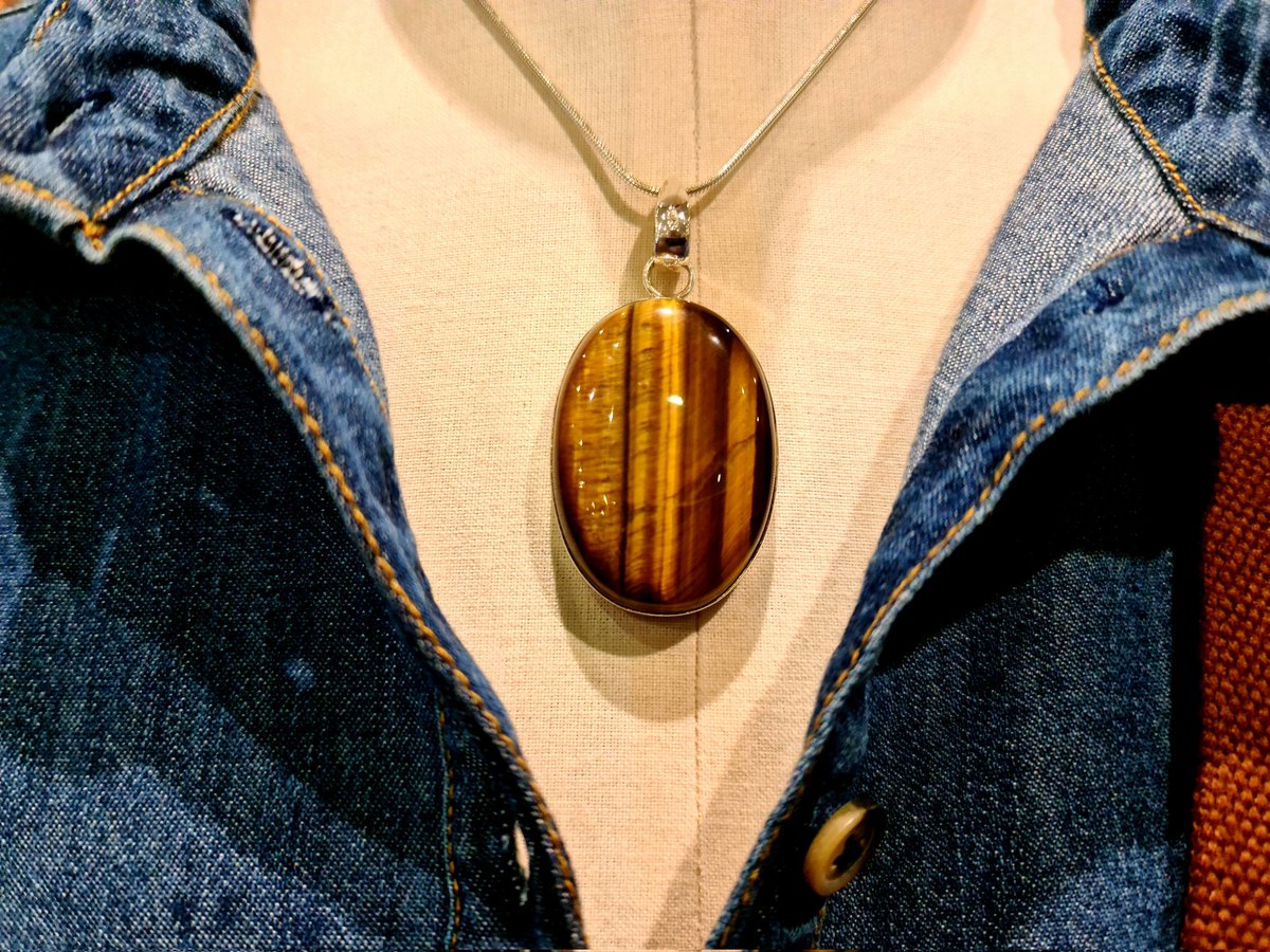 eclectichound's tweet photo. #WindowEdit
Ladies ethical denim shirt & Tencel trousers from @thoughtclothing
Vegetable tan leather bag by @TheBritishBagCo
Tigers eye pendant set in sterling silver from @sirensilver
.
.
.
#Womenswear #SustainableFashion #EclecticBoutique #HelloWinchester #LeadNotFollow https://t.co/Bv3DTRoco2