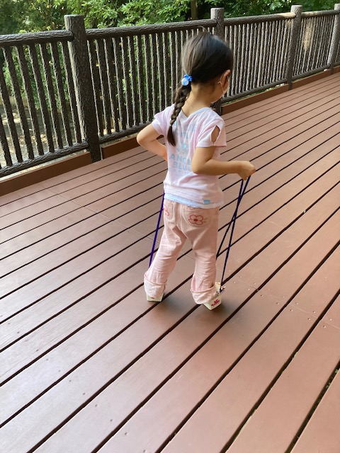تويتر 白幡公園こどもログハウス على تويتر ピッコロのわくわく夏休み 3週目は 牛乳パックぽっくり です 今日から始まりました 可愛いイラストにぬりえをして パックに巻けば完成です 各日先着名 15日まで お待ちしています こども ログハウス