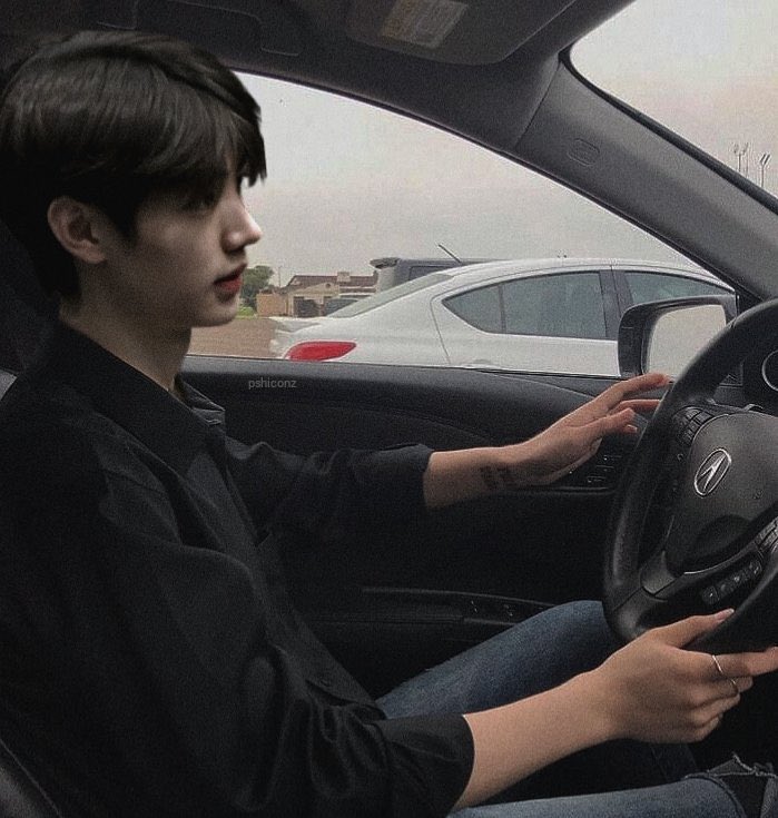 เอนจีนตัดต่อกันเนียนจังเลยล่ะ 🤍🤏🏻 ใจเราก็มีแค่นิ 🚰·̫🚰 สรุปว่าซองฮุนขับรถตันไหนกันนะ ?