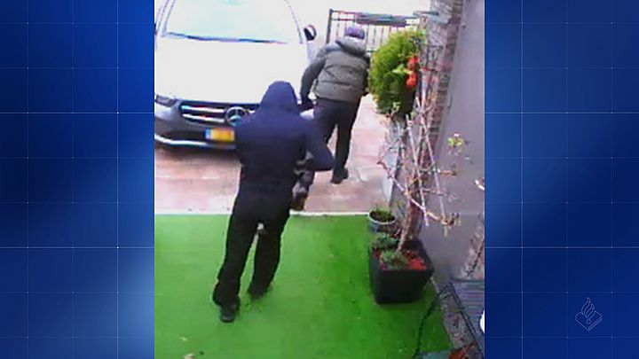 Bossch echtpaar overvallen door pakketbezorger, politie deelt videobeelden