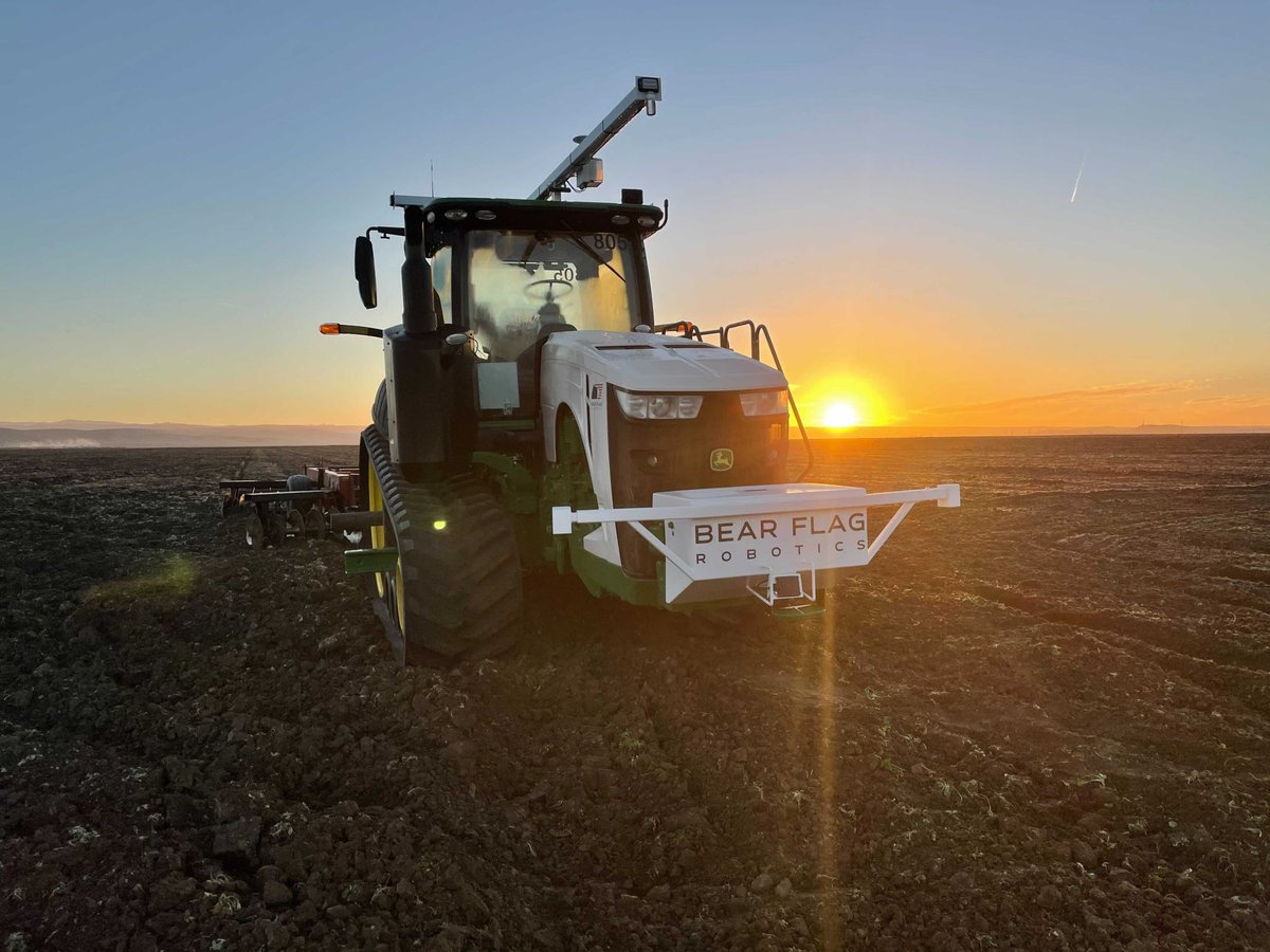 An exciting new development, John Deere has acquired @BFRobotics. The collaboration will pave the way for autonomous farming, and to support a more prosperous farming sector globally. Read more: bit.ly/2U97BT9 #JohnDeere #johndeereAUNZ