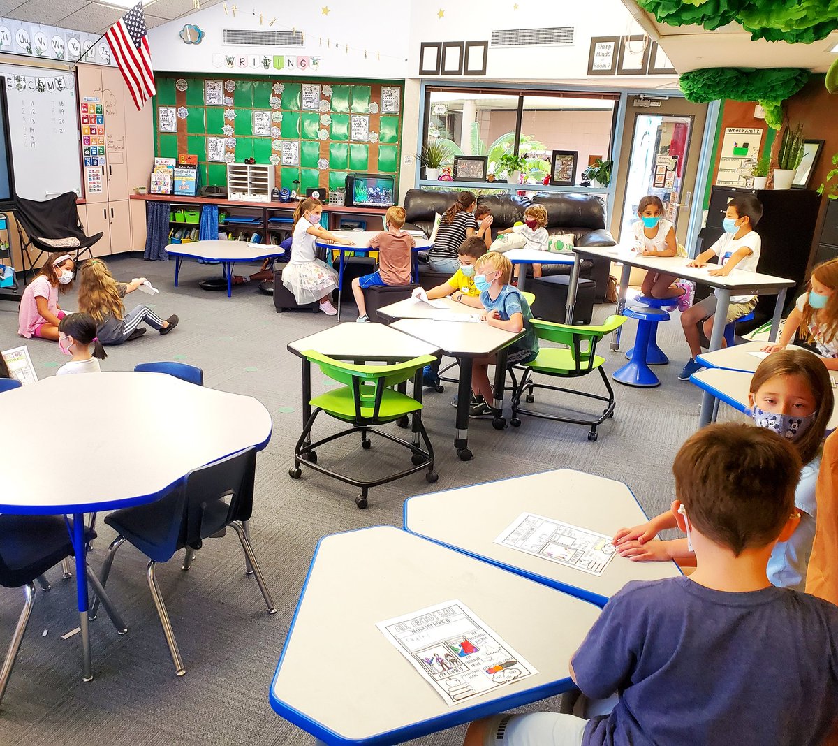 The best run classrooms are built on community. Today students introduced themselves to someone new, learned about their classmate, then shared their classmate &amp; something they learned with the class. 
#OPOpeningDay #CommunityFirst #OPShares <a href="/OakHillsCoyotes/">Oak Hills</a> <a href="/oakparkusd/">Oak Park USD</a>