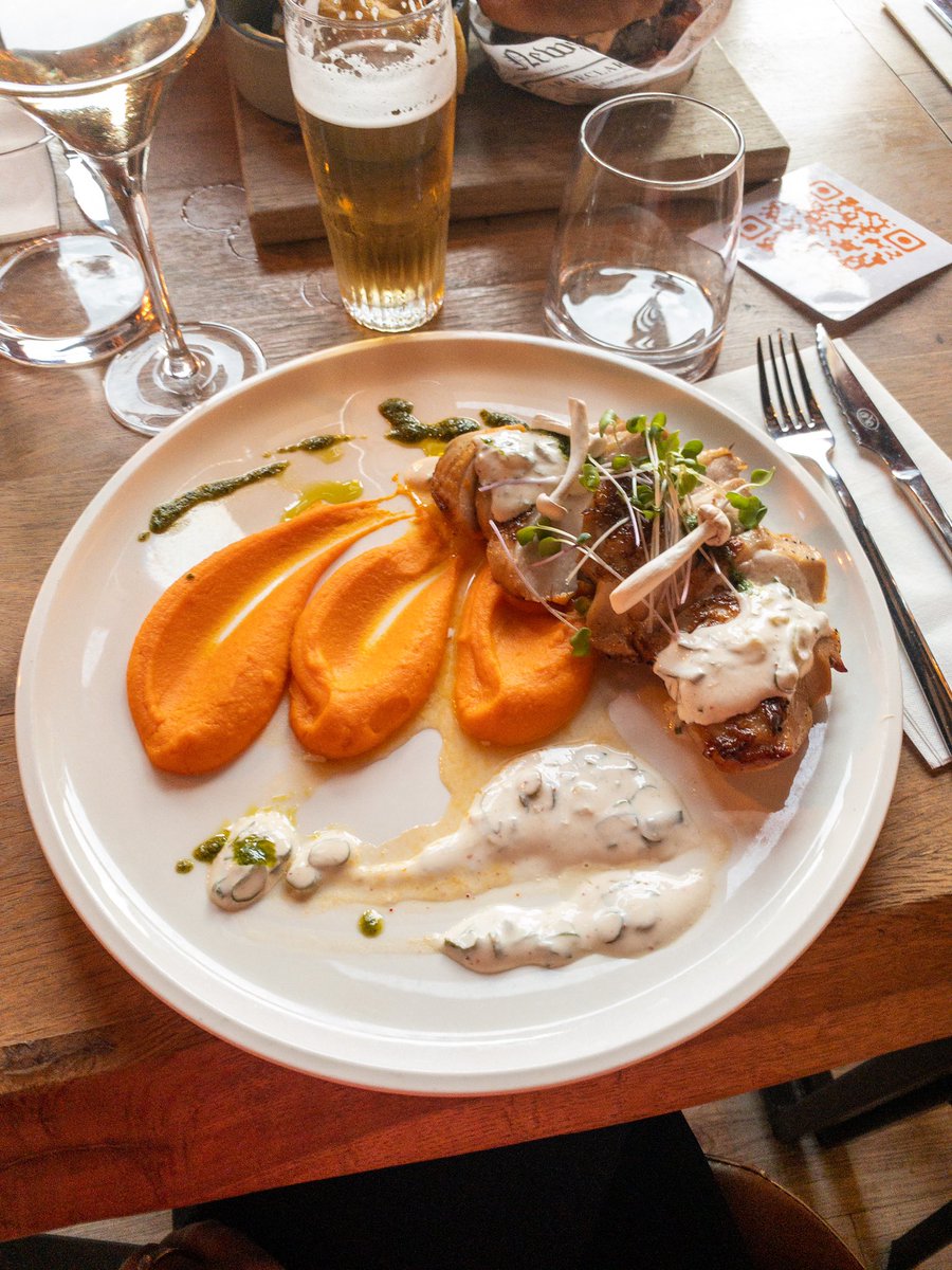 justine_maison's tweet photo. Food testing at L’avantage Restaurant. I can’t wait to offer this menu to my clients 🥂
#events #businessevent #corporate #business #seminar https://t.co/e4Eoc2jR6W