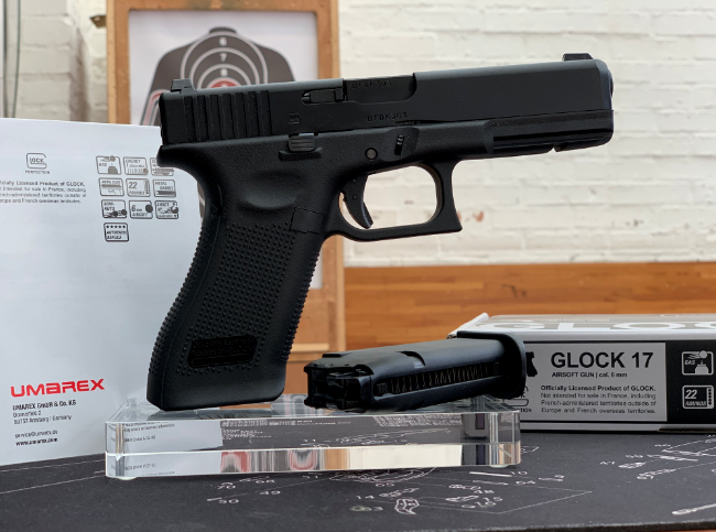 DropShootClub's tweet photo. 【VFC】GLOCK G17 Gen.5 GBB サバゲーハンドガン(VFC-G17G5-BK)
このG17 Gen.5はそろそろ品切れ表記になる状態ですが、その対応の22連ガスマガジン(UM9T-MAG-G17G5-BK01)は大量在庫です。😅
🈺https://t.co/bPNzFMcfPO
#G17Gen5 #VFC #G17Gen3 #G45 #G18C #G19Gen3 #Umarex #エアガン https://t.co/W6qqSoW0C6