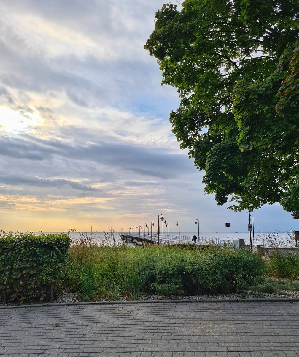 gogdynia's tweet photo. Dzień dobry 😀
#gogdynia #poranek #miłegodnia #orlowo #orłowo #gdynia #trójmiasto #morning #sierpień #lato #summerinthecity #summervibes #hello https://t.co/cnwACfD5I8