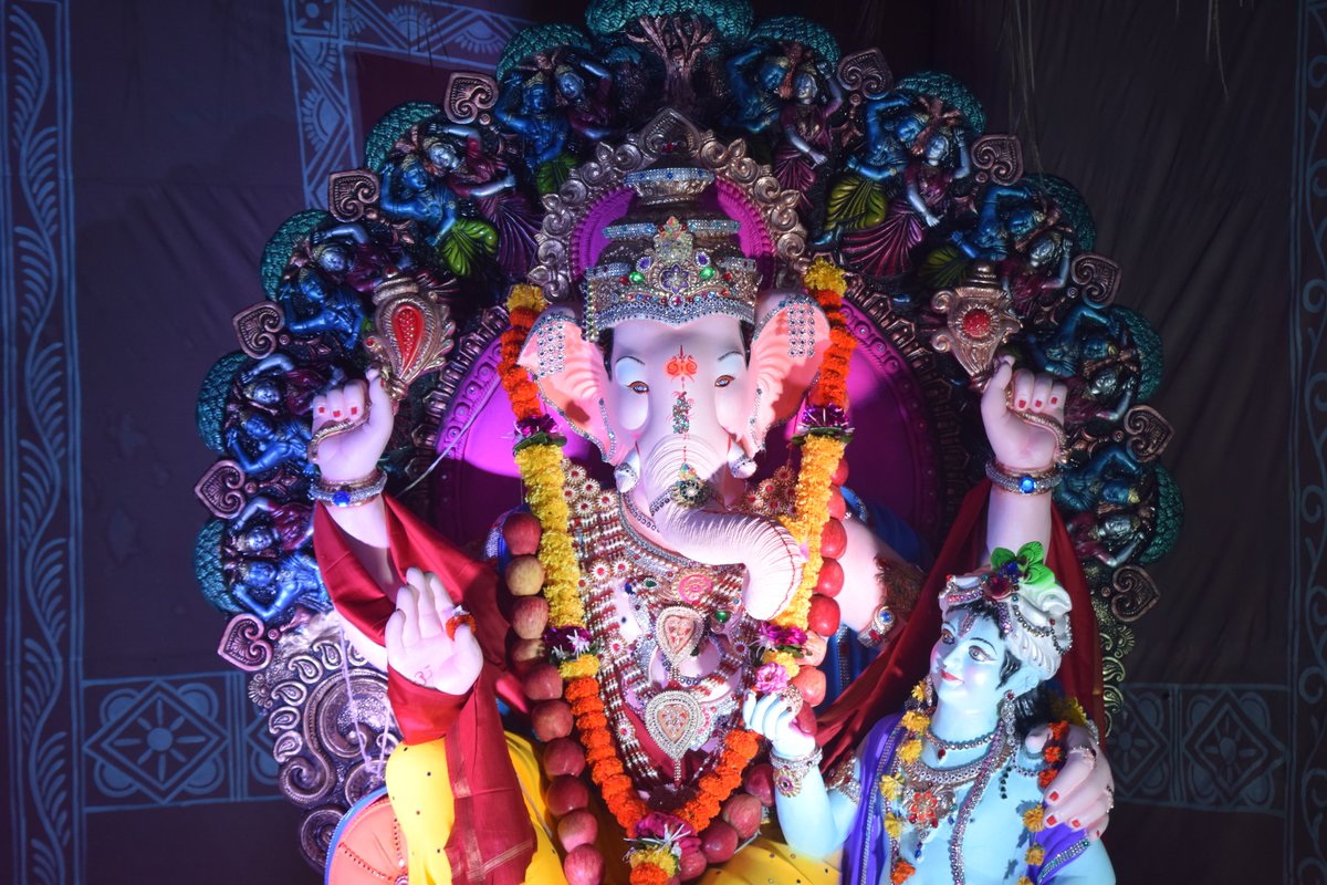 360Ganesh's tweet photo. Mannat ka raja 2019
Govind nagar ,bardoli

watch more photos on 
https://t.co/npBoHA0Ky6

#mannatkaraja #360ganesh #ganeshutsav #ganpati #ganesha #ganeshchaturthi #ganeshutsav https://t.co/YXU8L6Ozsm