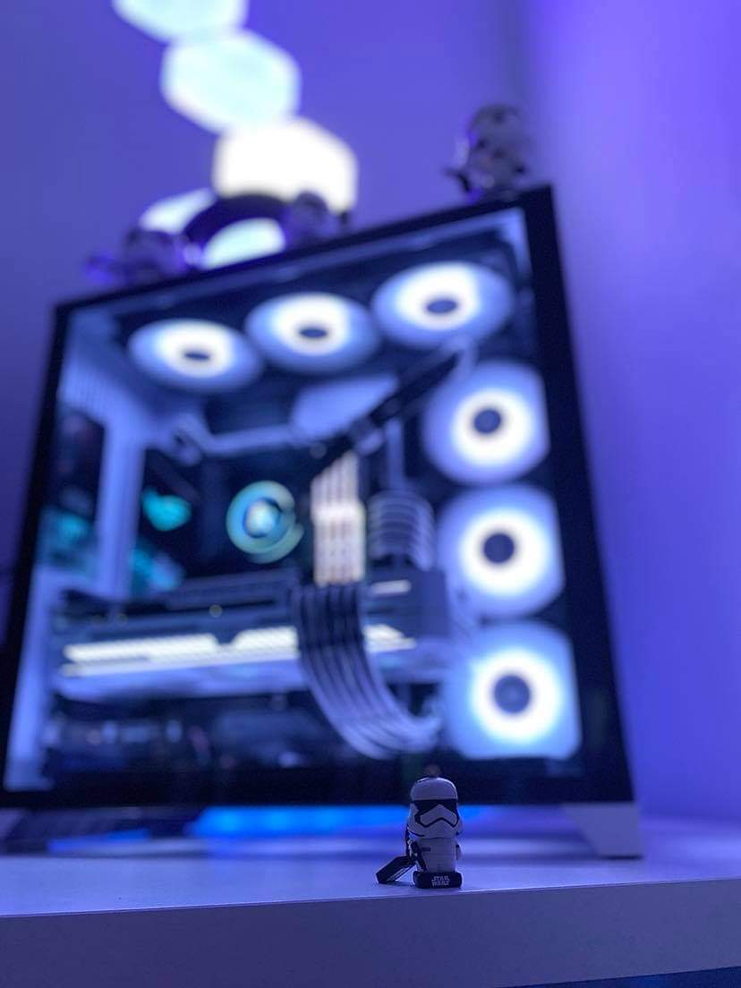 AftershockpcAU's tweet photo. Check out Carlo's amazing Stormtrooper themed setup! We are very impressed with the commitment to the theme and complete Black and White aesthetic coordination, down to the smallest detail. We'd execute order 66 with a setup like this 😏
#starwars #stormtropper https://t.co/ZV3xzlNWaM