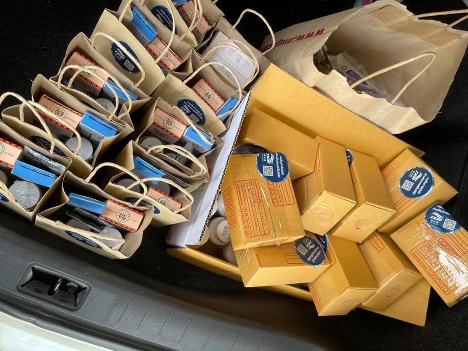 💚 Home isolation พื้นที่ใกล้เคียง พร้อมส่งให้เองค่ะ ยาลดไข้ แก้ไอ ขับเสมหะ หลอดลมอักเสป ฟ้าทะลายโจร เกลือแร่ ปรอทวัดไข้ เครื่องวัดออกซิเจน 

💚 กล่องเล็ก สำหรับผู้ที่สามารถหาซื้อยาเองได้ 
แต่ยังขาดอุปกรณ์ เช่นปรอทวัดไข้ เครื่องวัดออกซิเจนนะคะ

#ไทด์อาสา