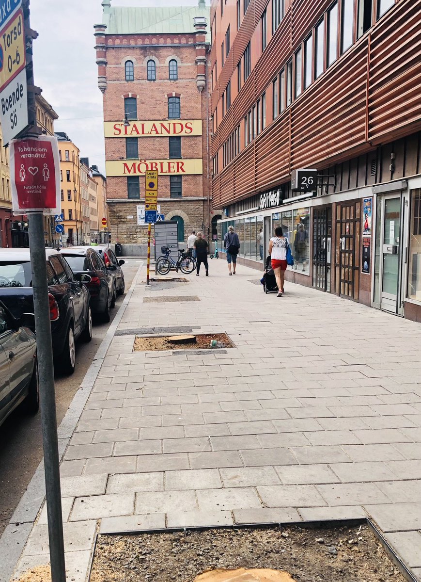 Our cities need to be greener but not where I live  .All trees are gone and replaced by a delivery box .#ipccc#stockholm #södermalm