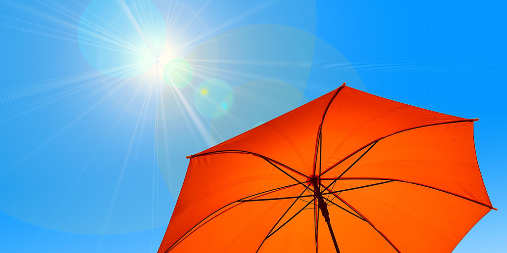 ServiciosAND's tweet photo. En verano, disfruta del sol con prudencia y vigila cualquier síntoma de alerta:
😞 Aturdimiento
⚡️ Calambres musculares
🤯 Fuertes dolores de cabeza
Consulta el listado de señales a considerar así como #consejos para combatir el calor 👉 https://t.co/HZkzV3t9Xt
#ocio #salud https://t.co/gSqO3Aa49z