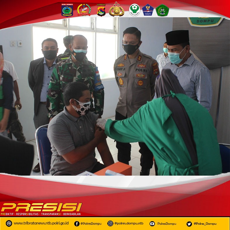 Polresdompu's tweet photo. Gandeng Mahasiswa STIE Yapis Dompu, Polres Dompu Sukses Gelar Vaksinasi Presisi Merdeka Goes To Campus https://t.co/I8HD3ssQ5G