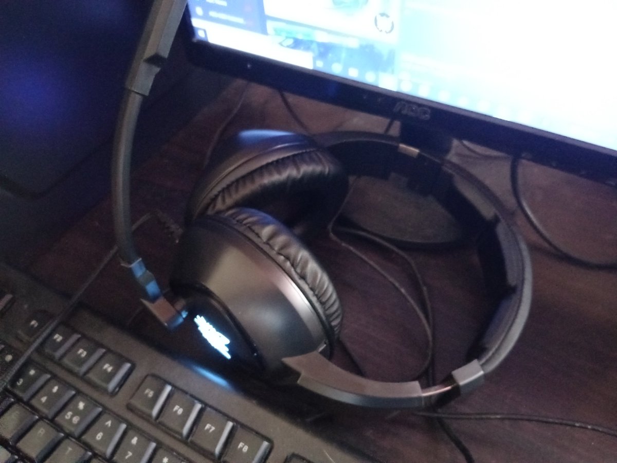 guy7589's tweet image. So Guys. I brought My New Headphone Gaming. I Can Use It