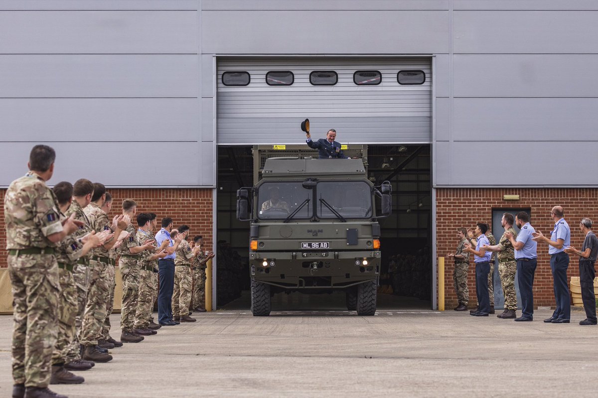 90 Signals Unit tweet media