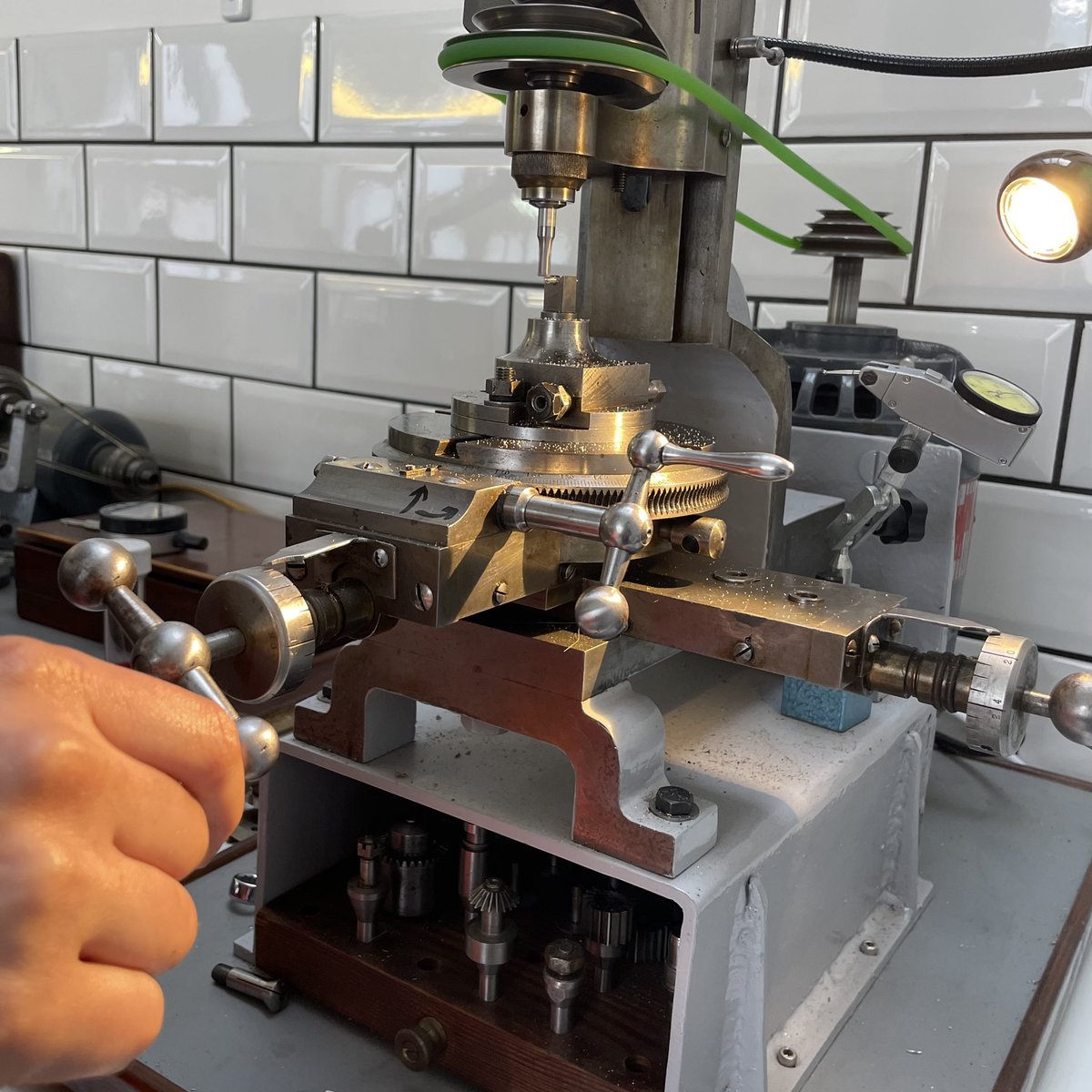 Here’s a workshop Wednesday introduction to our precision milling machine, Albert! Albert was made in Germany by a company called Wolf Jahn in around 1900 making him one of our oldest motorised machines 🤓