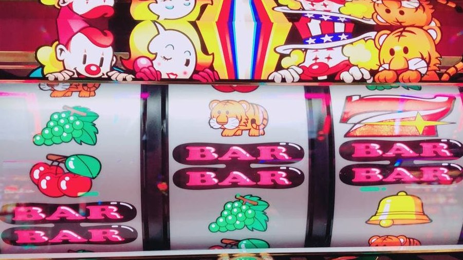 先出し14連勝中🤡15連勝目いきます！

EUR/USD　ユーロドルロング

チャートを見るにこれは下げ相場ですが
ドル円上には以前のトレンド転換ライン
ユロドル下には日足での堅いラインがある為
ここの反発を拾っていきます
反発ロングの為長くは持ちません
その為
利確・損切位置はリアルタイム判断で🤡