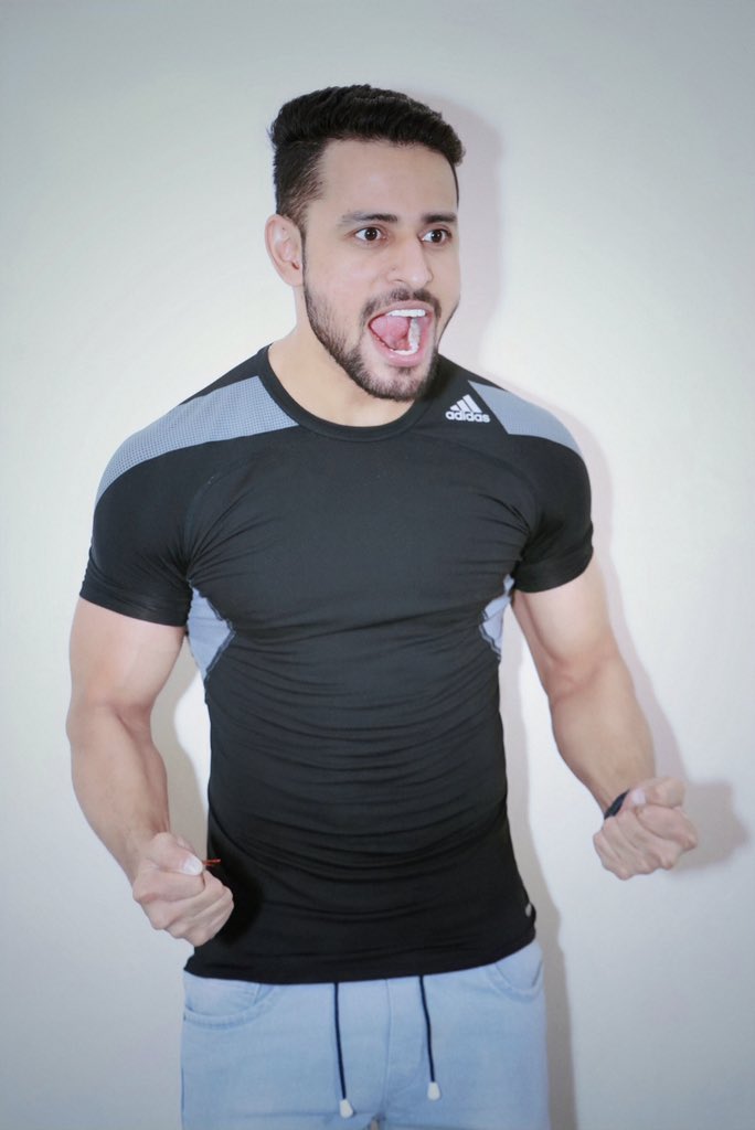 dev_r_chauhan's tweet photo. It’s going to be hard, but hard does not mean impossible.🕉❤️🔱
.
.
Tags⤵️
#picoftheday #roar #roadtoglory #fitnesslifestyle #agra #dreambig #hardwork #lovemyjourney #fitnessgoal #Mumbai #devrahulchauhan #dreamer #believer #loveyou #maapaa #jaimahakal #dev_rahul_chauhan https://t.co/TPduqiMQbG