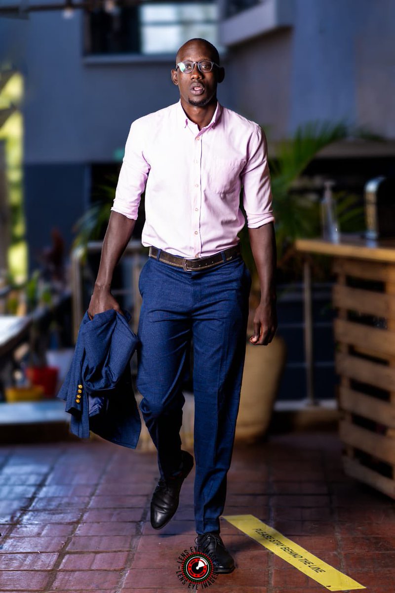 theOutLookbrand's tweet photo. “Create your own visual style..Let it be unique for yourself & yet identifiable for others.”-Orson Welles
For Unisex Brands #OL_Inclusive
Model: @Jackoj03 @Middii_
📸 by @lenseyeimages
#OLsuits #OLelegance #theOutLookbrand™️ #RevibeOutLook #lookgoodfeelgood #biggernbetter https://t.co/hZMLmEU6vO