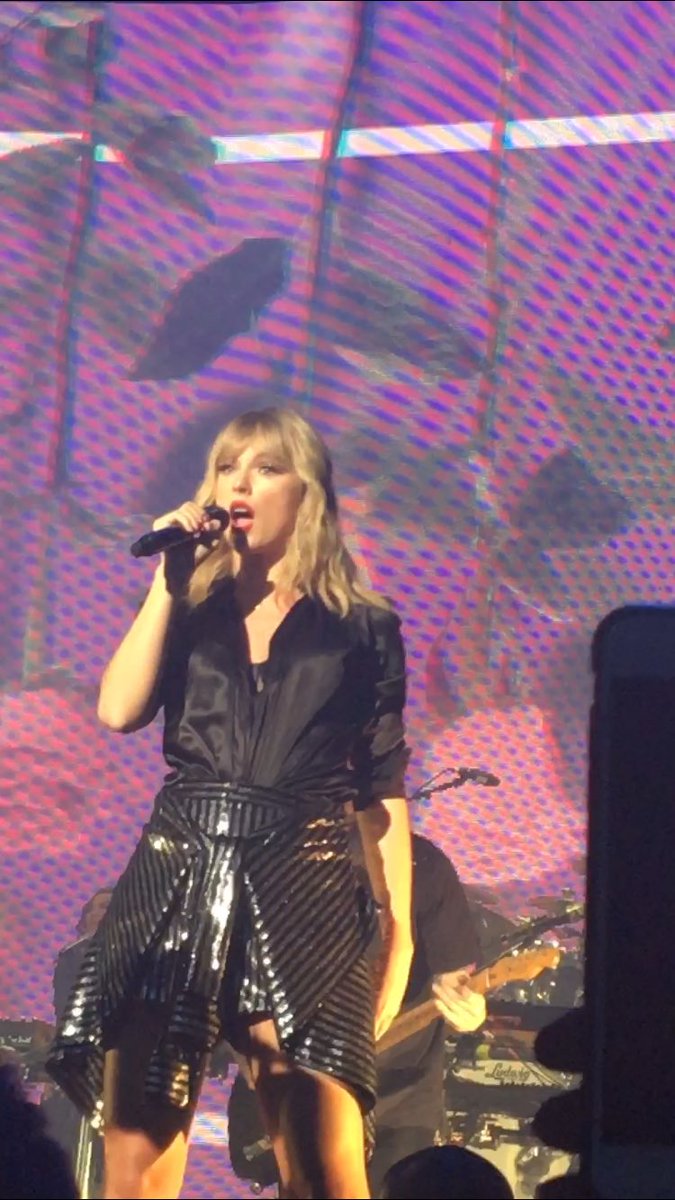 dreamxstarlight's tweet photo. @theredproject13 September 9th 2019 for the City of Lover concert in Paris https://t.co/0mVLT4l4z9