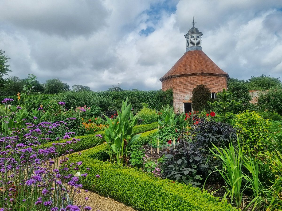 KimBCrisp's tweet photo. A very pleasant walk yesterday @FelbriggHallNT @nationaltrust https://t.co/BbSCnRljln